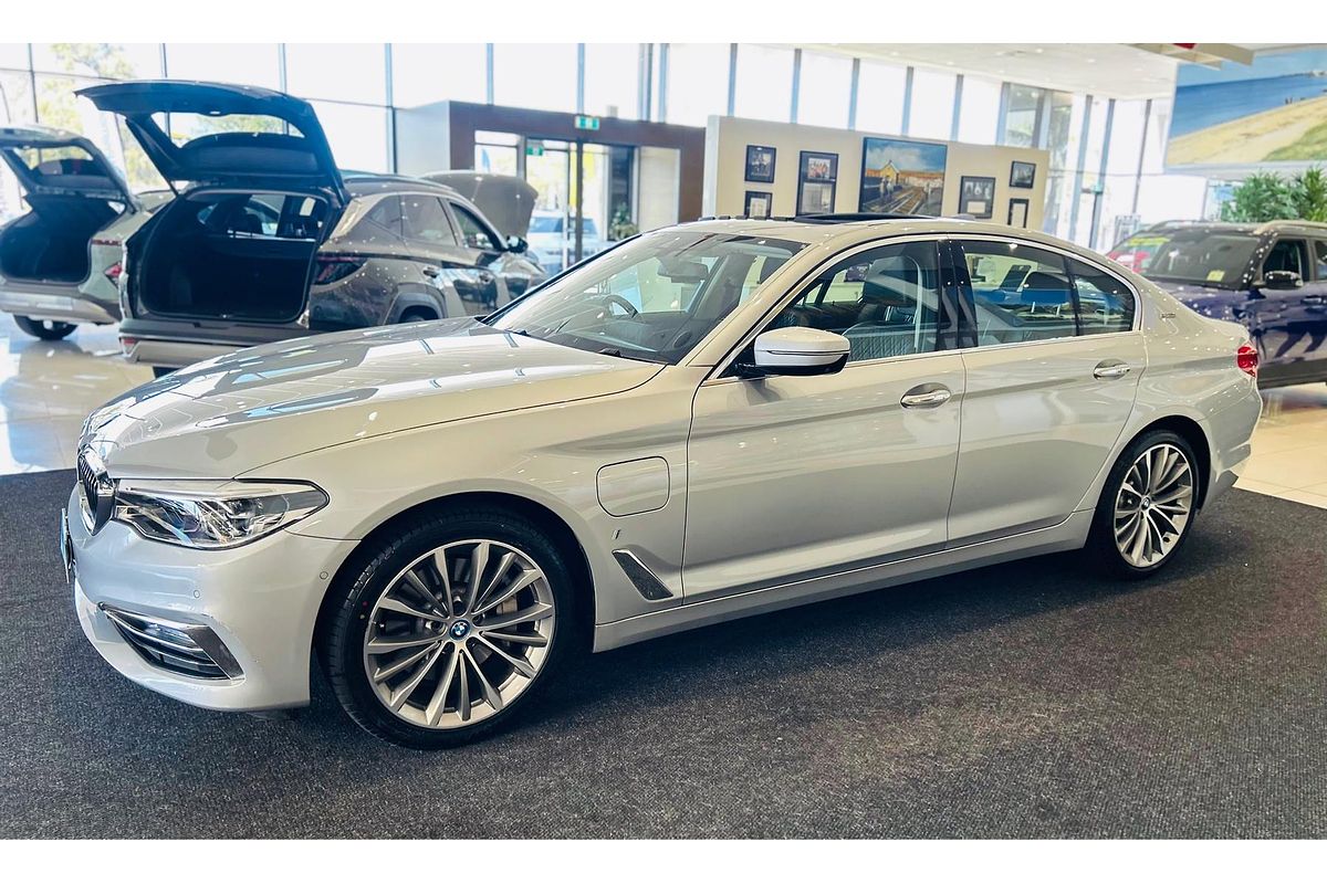 2018 BMW 5 Series 530e Luxury Line G30