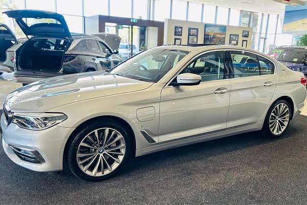 2018 BMW 5 Series 530e Luxury Line G30