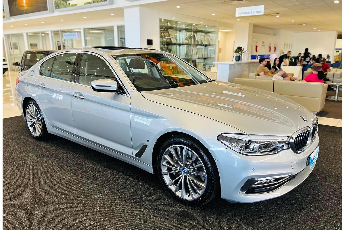 2018 BMW 5 Series 530e Luxury Line G30