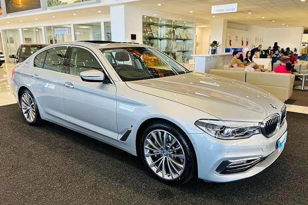 2018 BMW 5 Series 530e Luxury Line G30