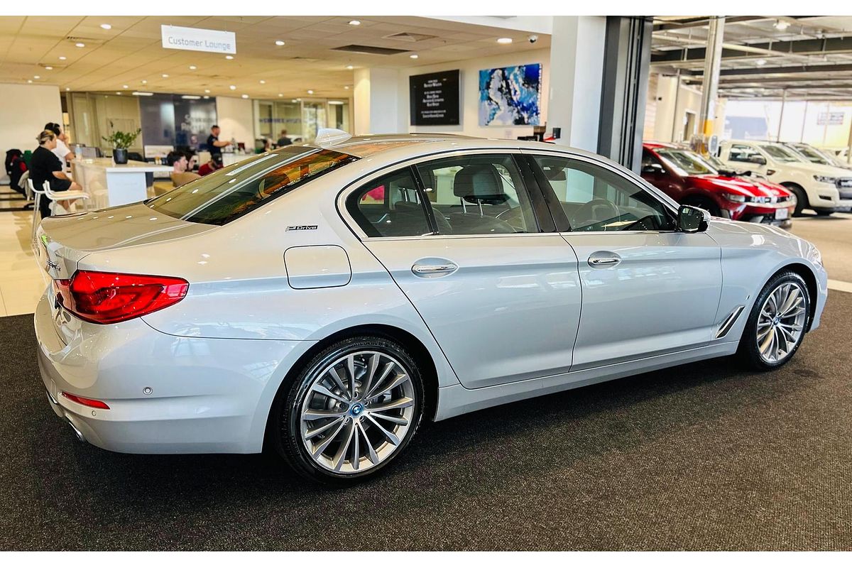 2018 BMW 5 Series 530e Luxury Line G30
