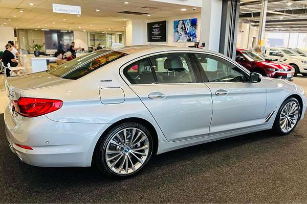 2018 BMW 5 Series 530e Luxury Line G30