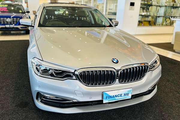 2018 BMW 5 Series 530e Luxury Line G30