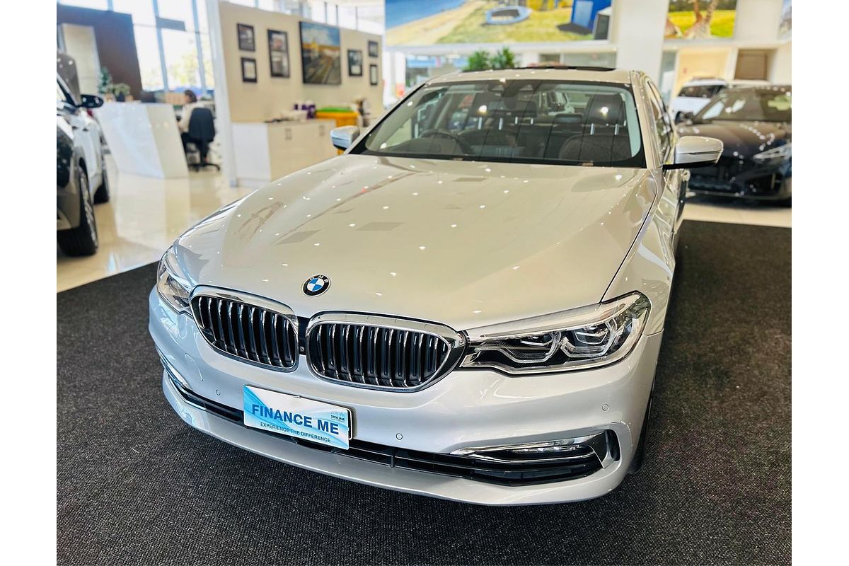 2018 BMW 5 Series 530e Luxury Line G30