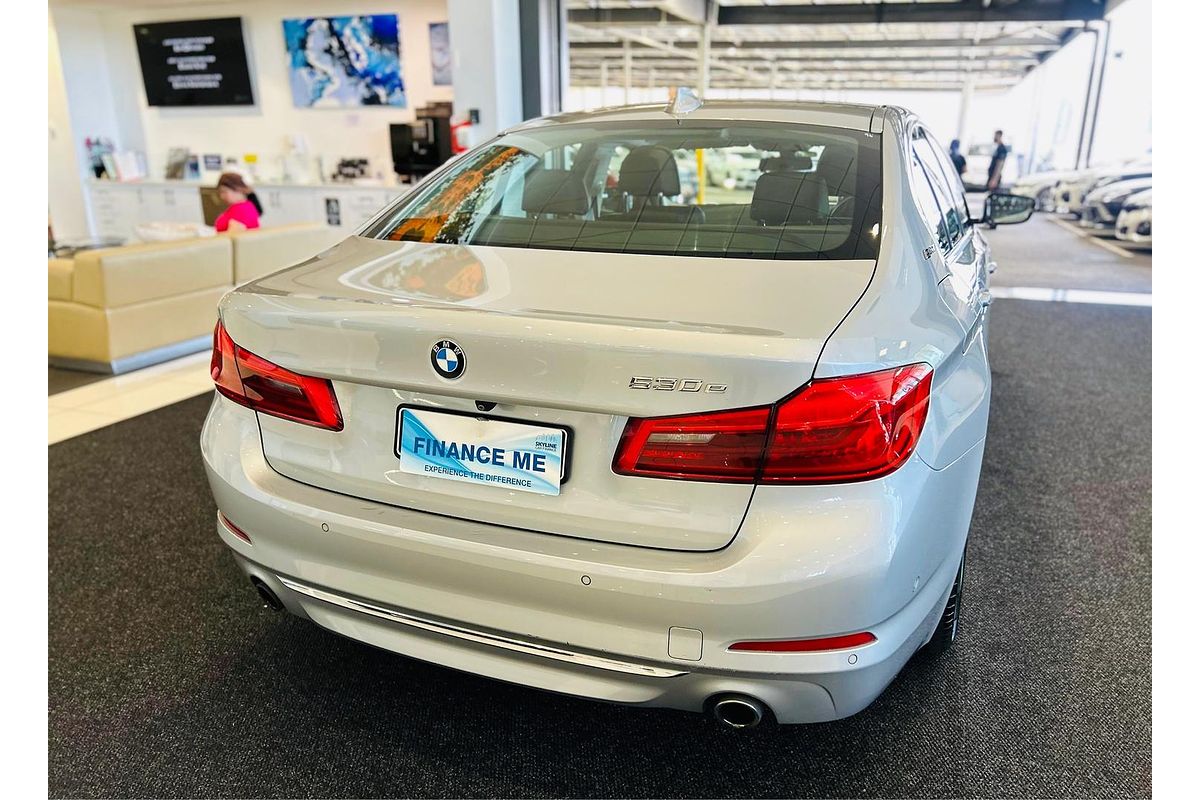 2018 BMW 5 Series 530e Luxury Line G30