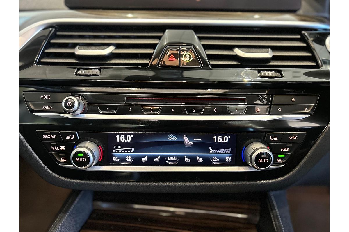 2018 BMW 5 Series 530e Luxury Line G30