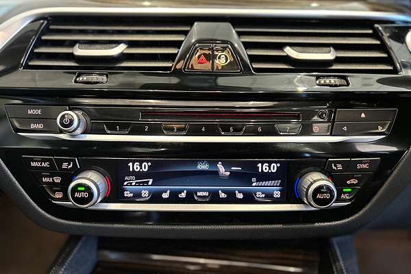 2018 BMW 5 Series 530e Luxury Line G30