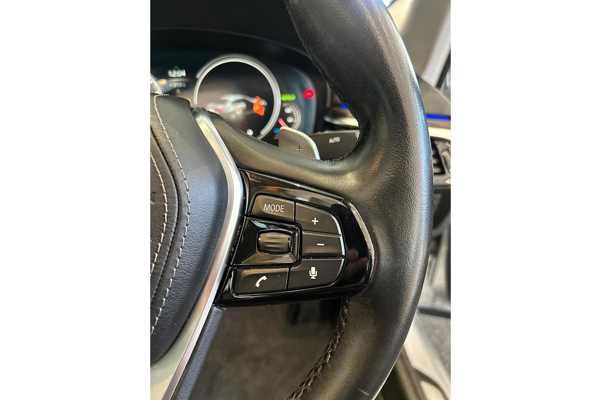 2018 BMW 5 Series 530e Luxury Line G30