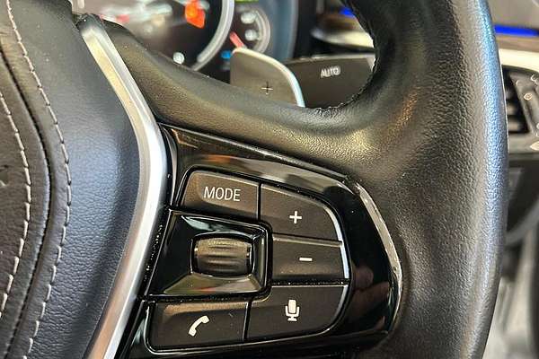 2018 BMW 5 Series 530e Luxury Line G30