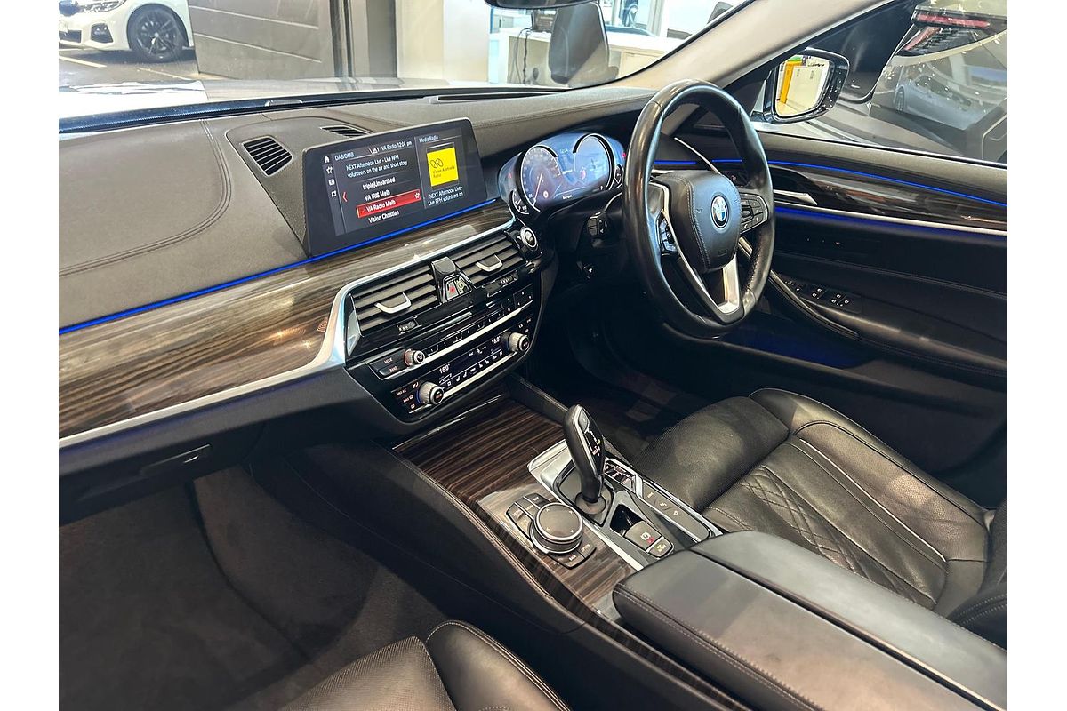 2018 BMW 5 Series 530e Luxury Line G30