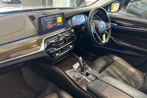 2018 BMW 5 Series 530e Luxury Line G30
