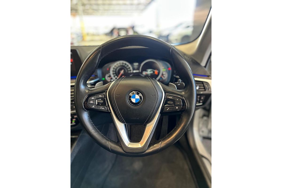 2018 BMW 5 Series 530e Luxury Line G30