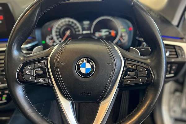 2018 BMW 5 Series 530e Luxury Line G30