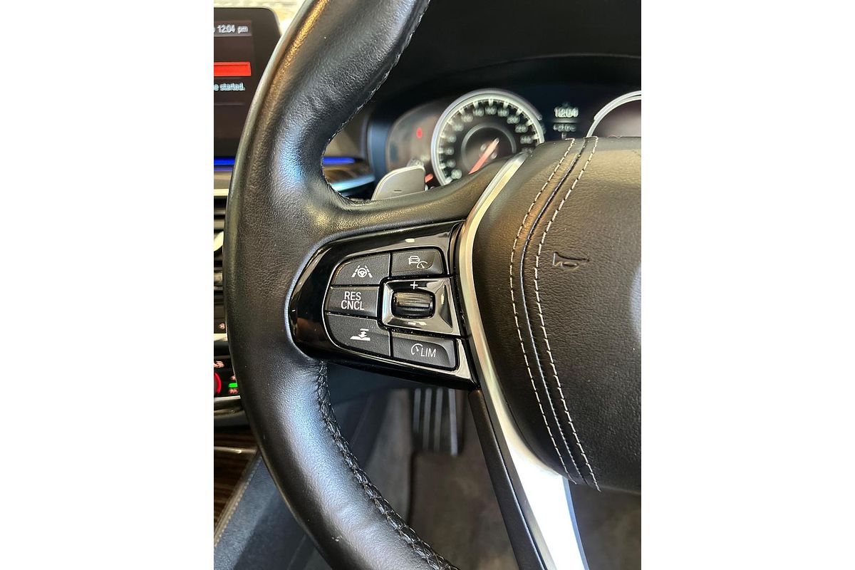 2018 BMW 5 Series 530e Luxury Line G30