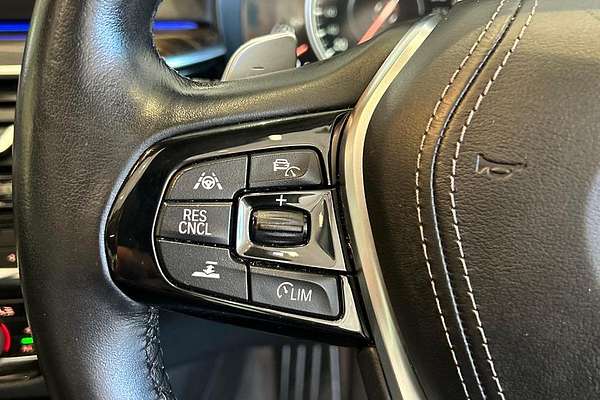 2018 BMW 5 Series 530e Luxury Line G30