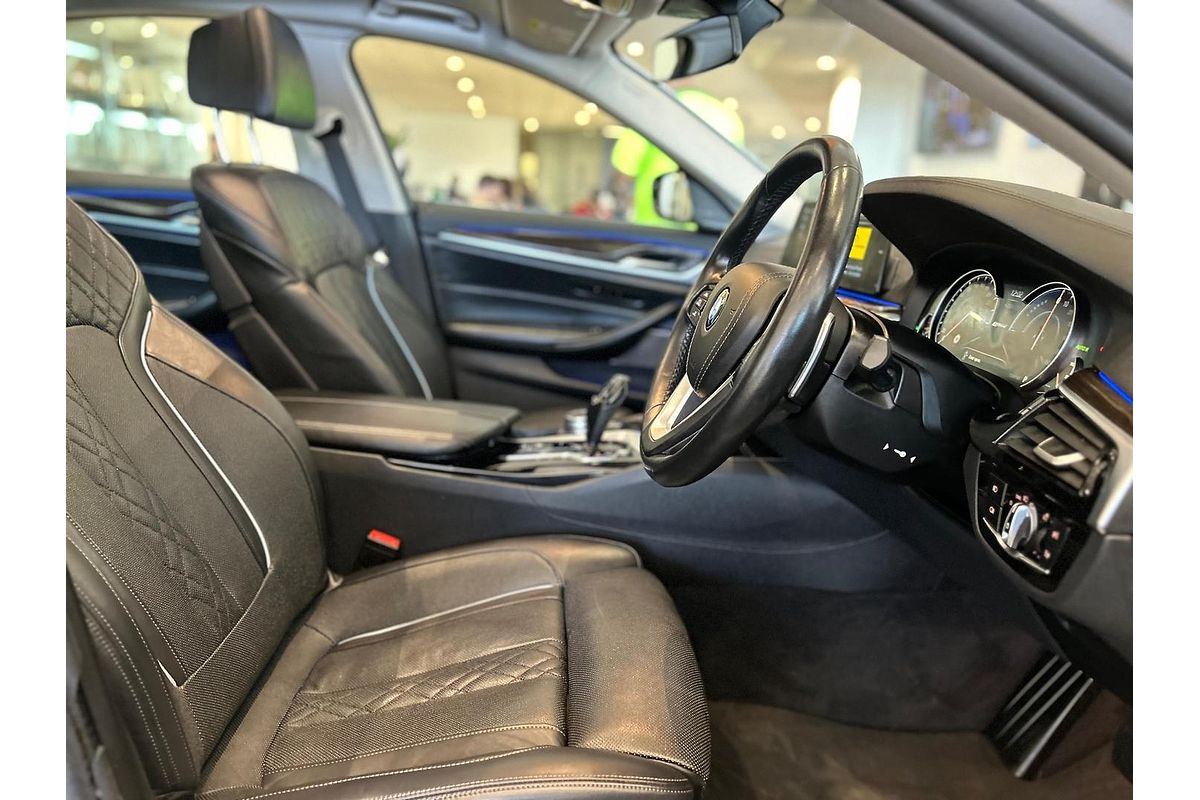 2018 BMW 5 Series 530e Luxury Line G30