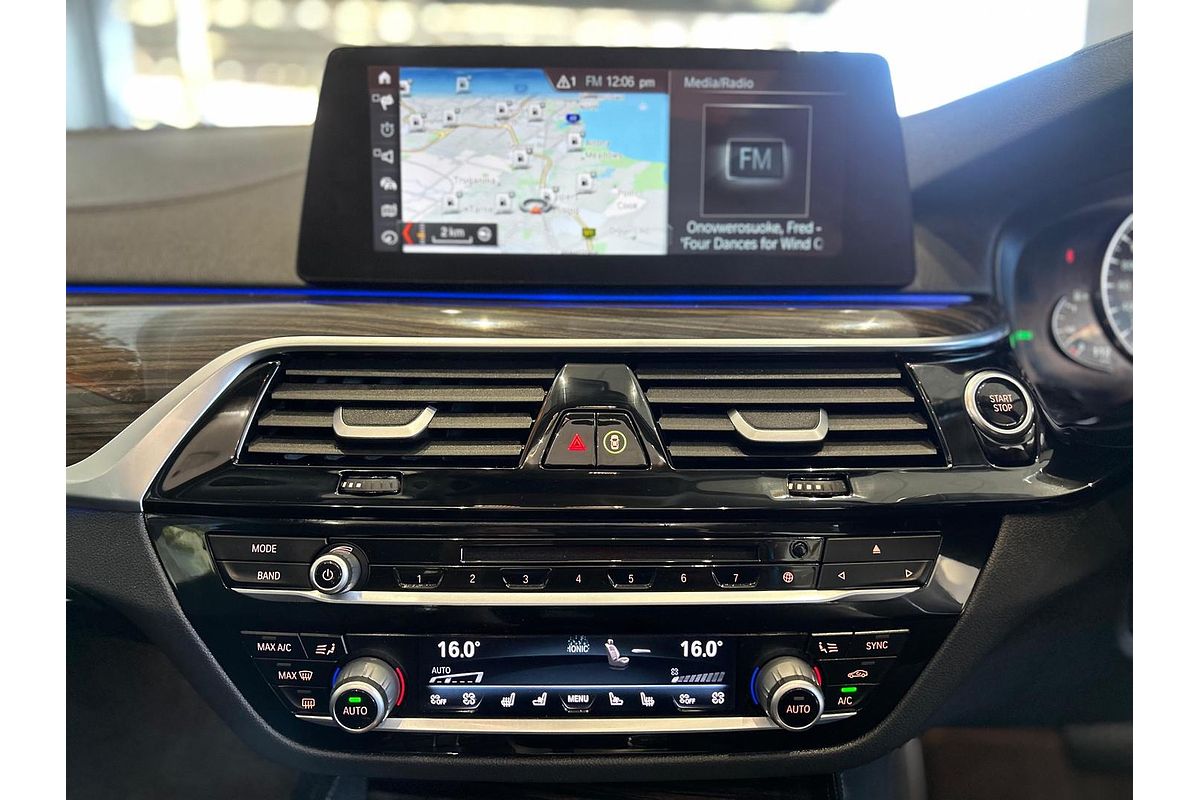 2018 BMW 5 Series 530e Luxury Line G30