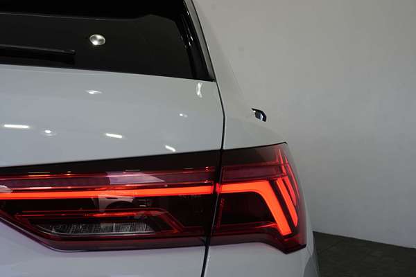 2024 Audi Q3 35 TFSI Dynamic Black F3