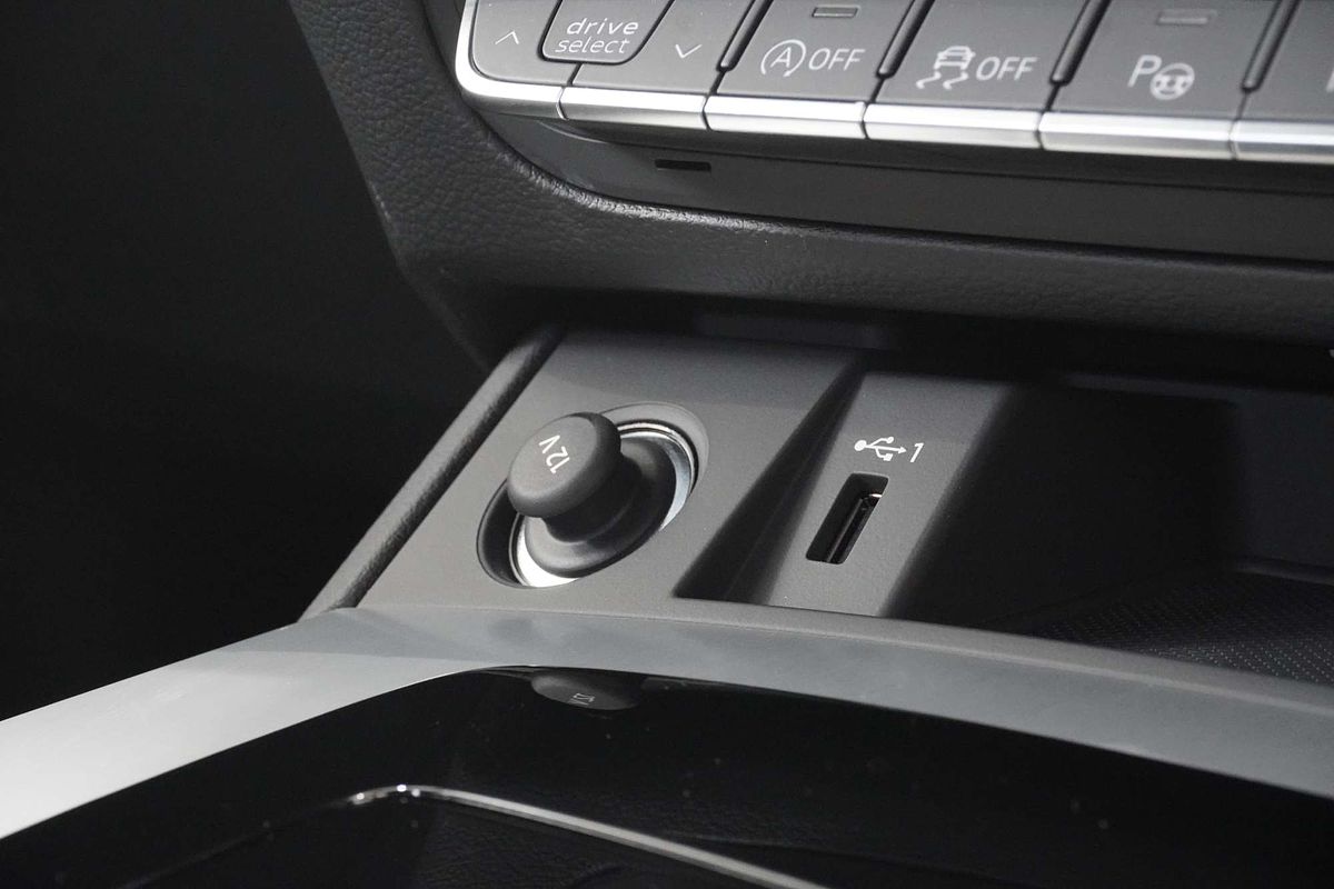 2024 Audi Q5 45 TFSI S line FY