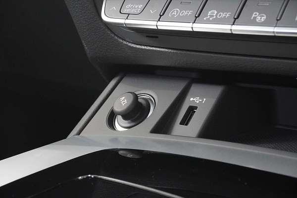 2024 Audi Q5 45 TFSI S line FY