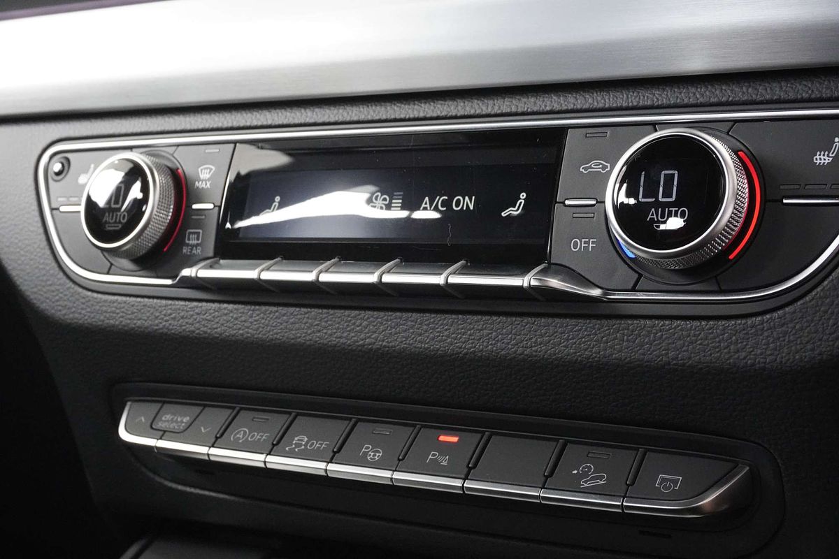 2024 Audi Q5 45 TFSI S line FY