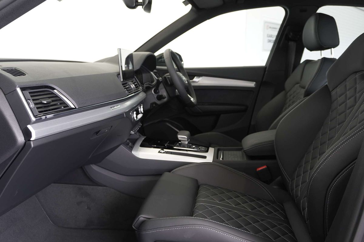 2024 Audi Q5 45 TFSI S line FY