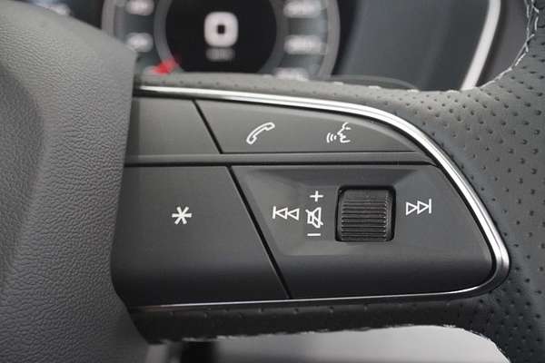 2024 Audi Q5 45 TFSI S line FY