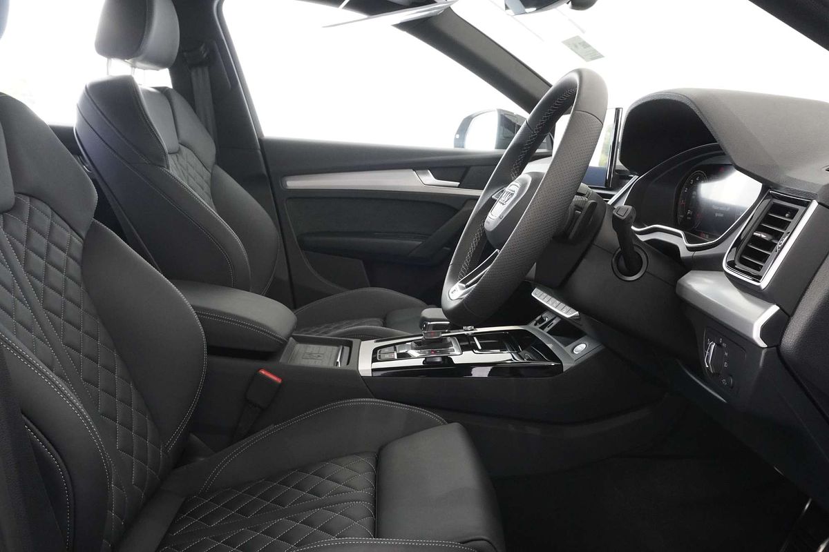 2024 Audi Q5 45 TFSI S line FY