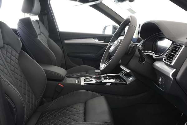 2024 Audi Q5 45 TFSI S line FY