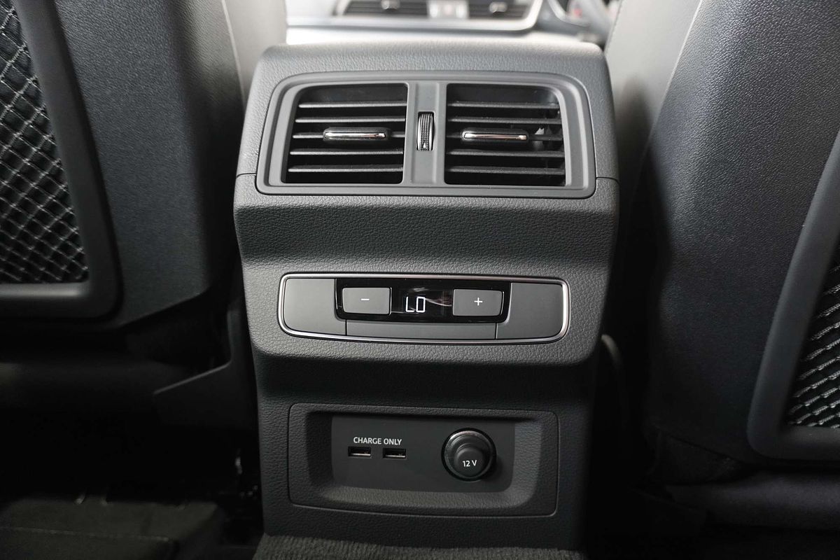 2024 Audi Q5 45 TFSI S line FY