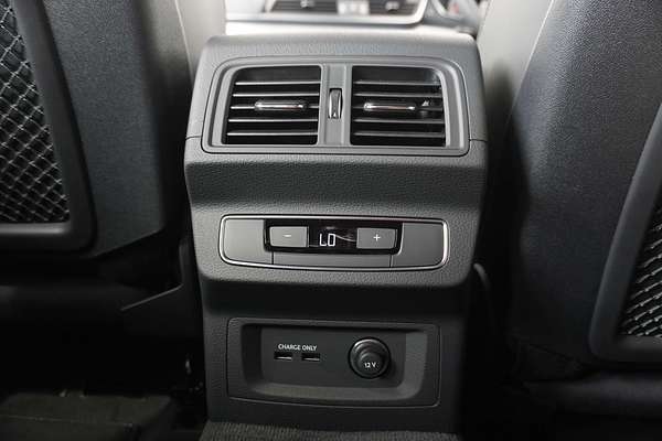 2024 Audi Q5 45 TFSI S line FY