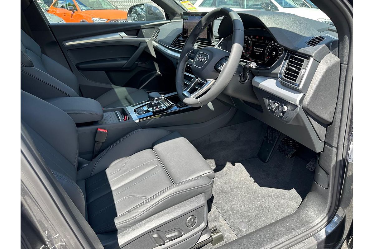 2024 Audi Q5 40 TDI S Line FY