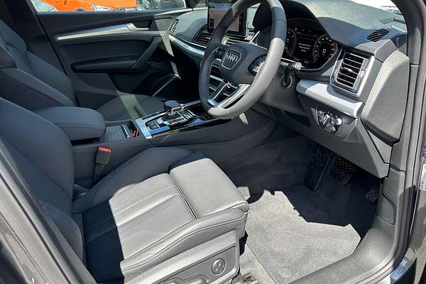 2024 Audi Q5 40 TDI S Line FY