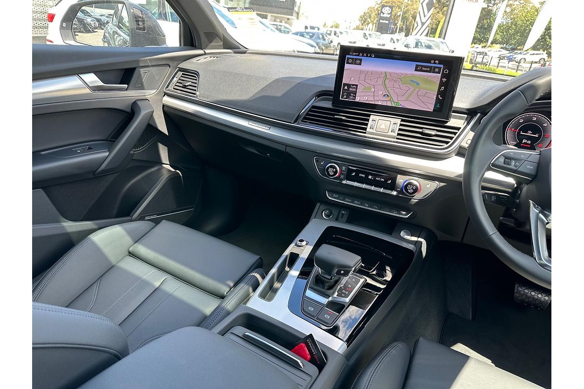 2024 Audi Q5 40 TDI S Line FY