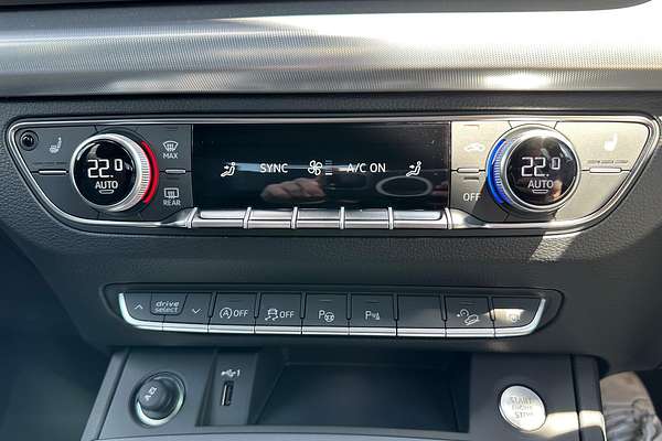 2024 Audi Q5 40 TDI S Line FY