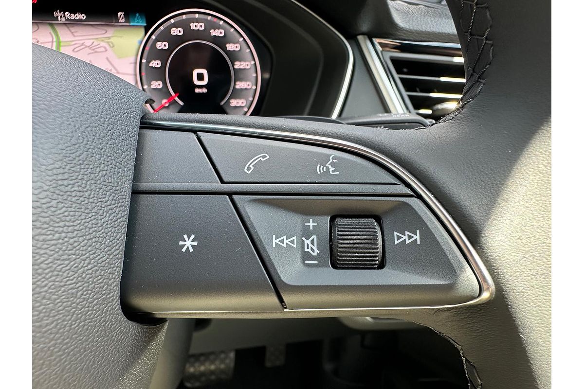 2024 Audi Q5 40 TDI S Line FY