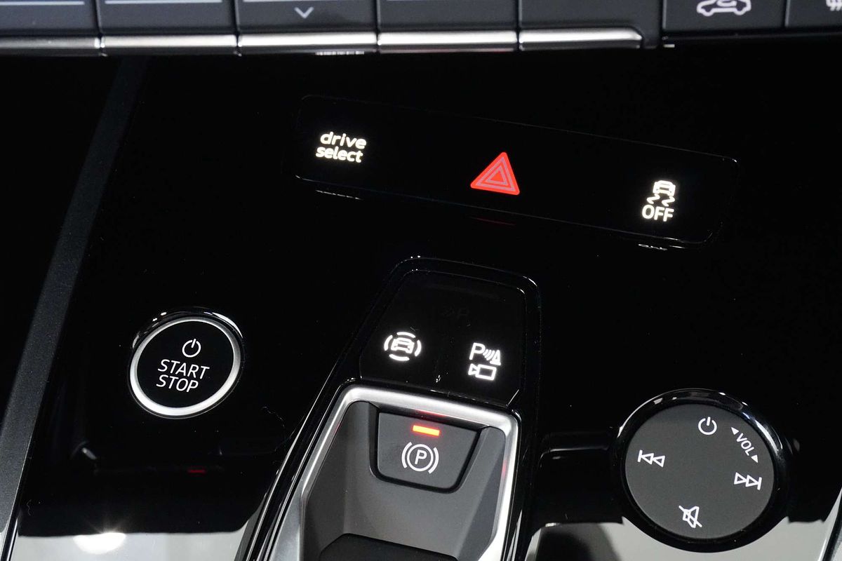2024 Audi Q4 e-tron 55 F4