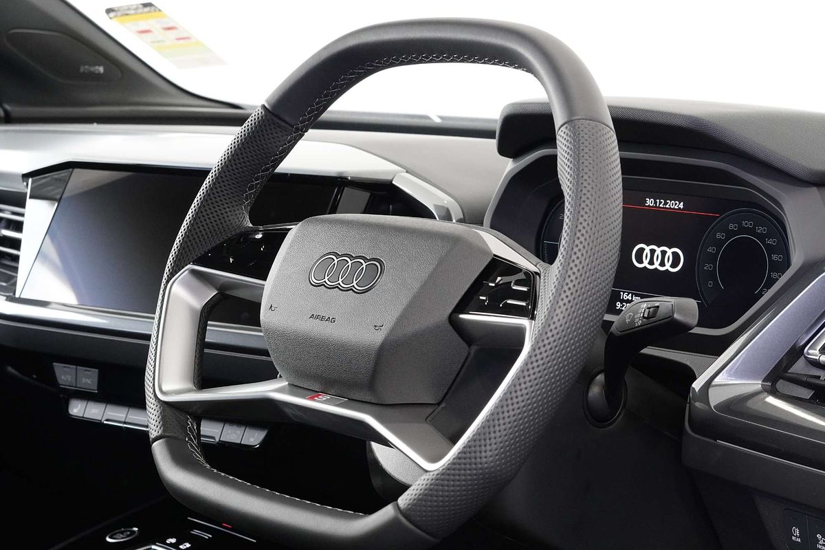 2024 Audi Q4 e-tron 55 F4