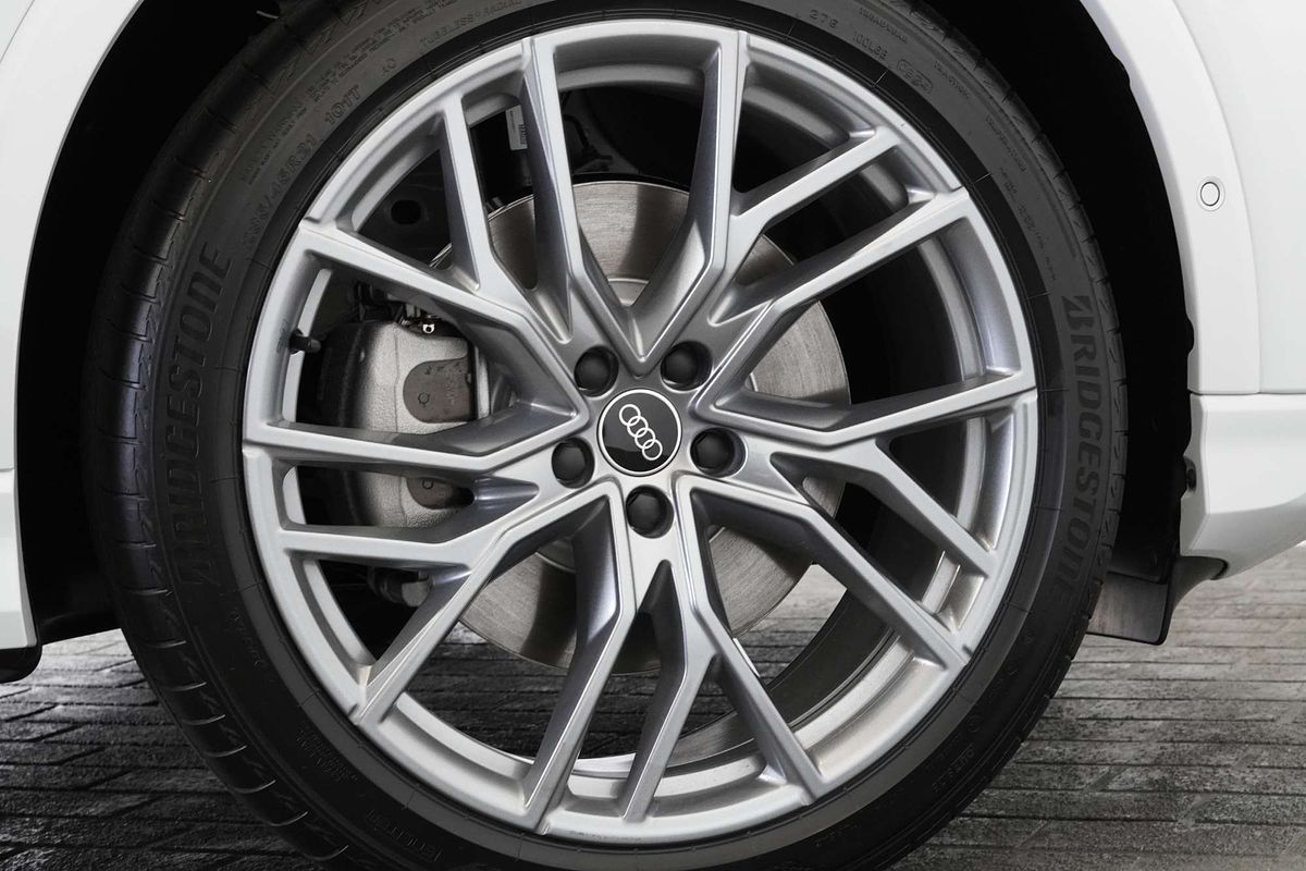 2024 Audi Q4 e-tron 55 F4