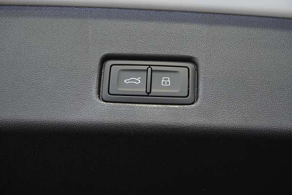2024 Audi Q4 e-tron 55 F4