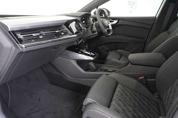 2024 Audi Q4 e-tron 55 F4