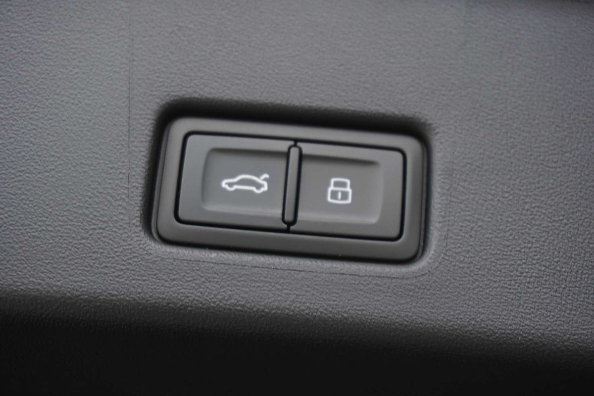 2024 Audi Q4 e-tron 55 F4