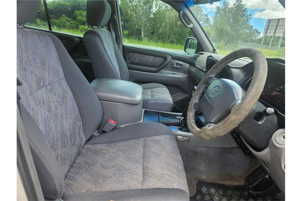 2001 Toyota Landcruiser GXL HDJ100R