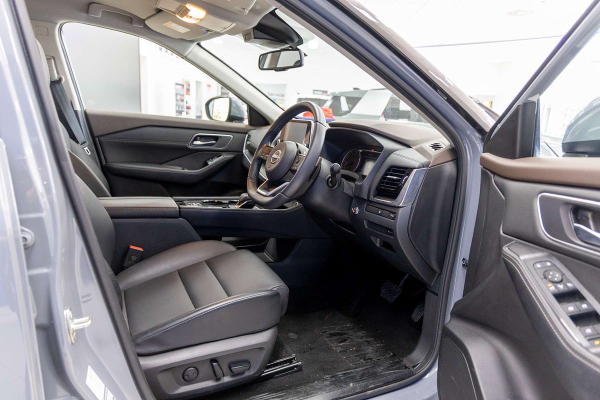 2022 Nissan X-TRAIL ST-L T33