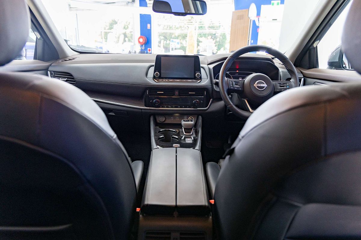 2022 Nissan X-TRAIL ST-L T33
