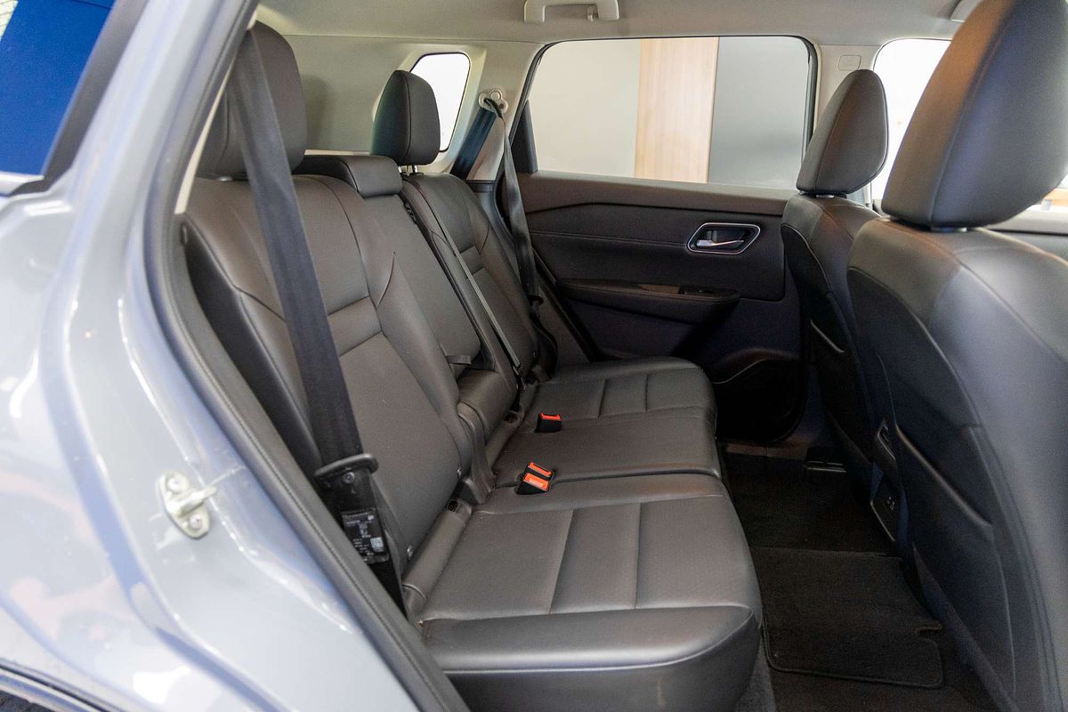 2022 Nissan X-TRAIL ST-L T33