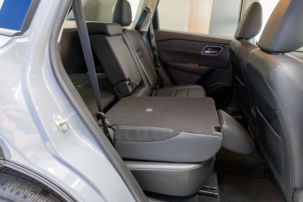 2022 Nissan X-TRAIL ST-L T33