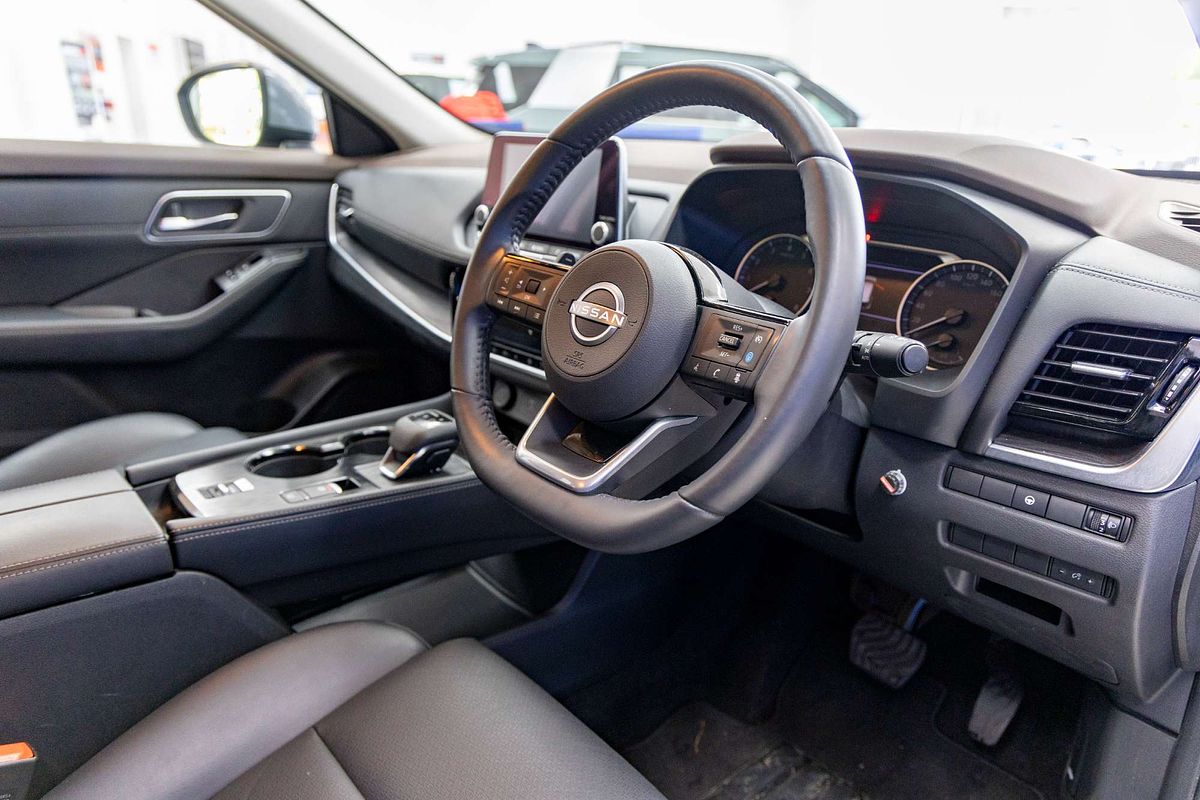 2022 Nissan X-TRAIL ST-L T33