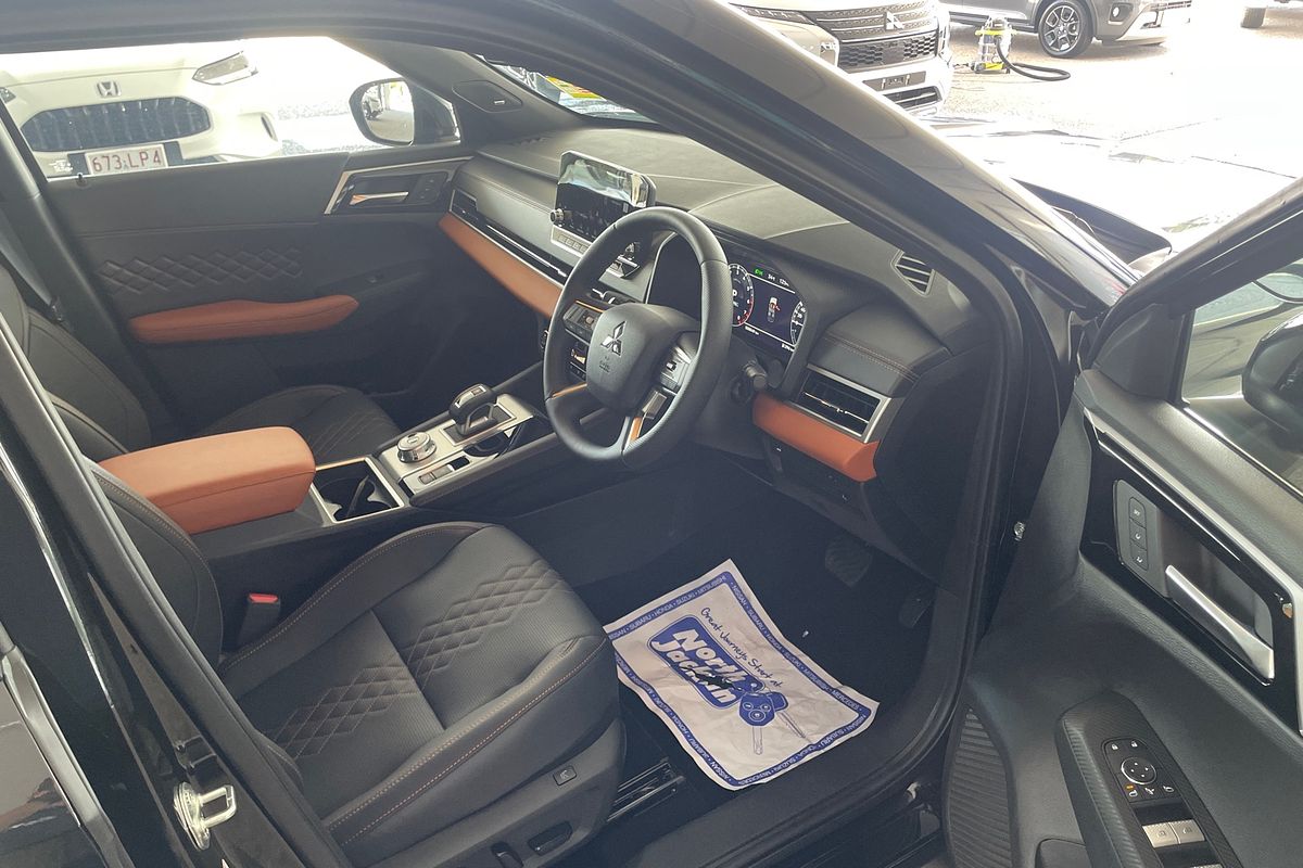 2024 Mitsubishi Outlander Exceed Tourer ZM