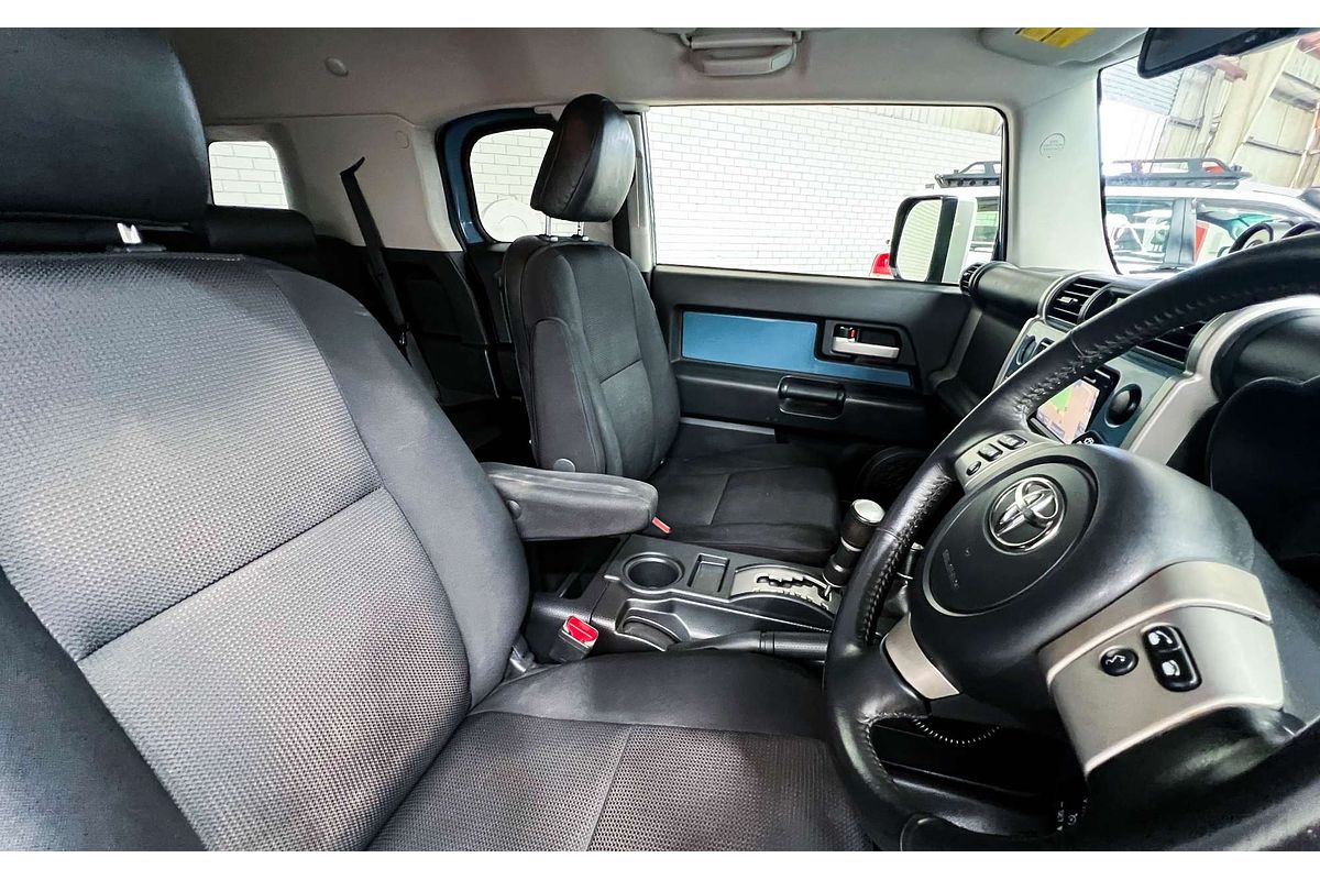 2013 Toyota FJ Cruiser GSJ15R